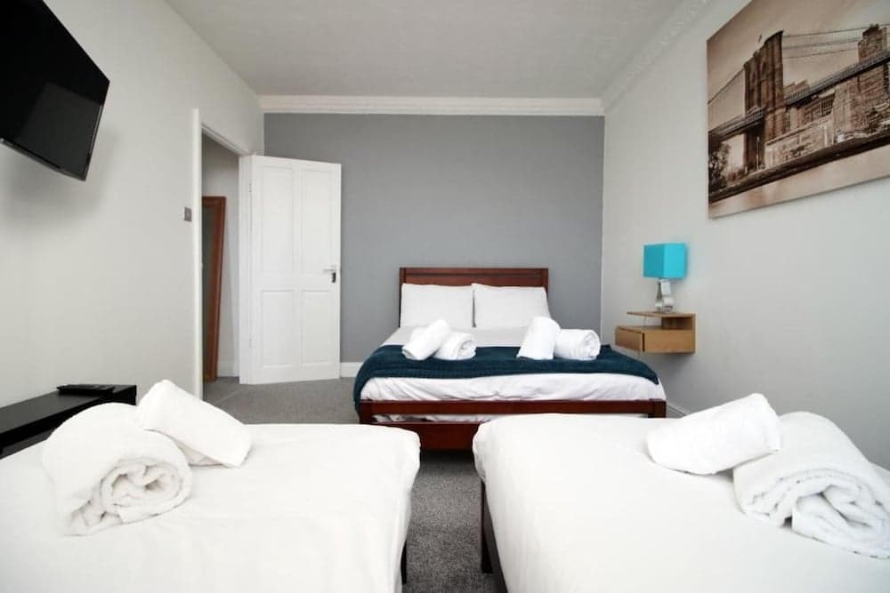 Modern 2 Bedroom Flat in Robert st, Swansea