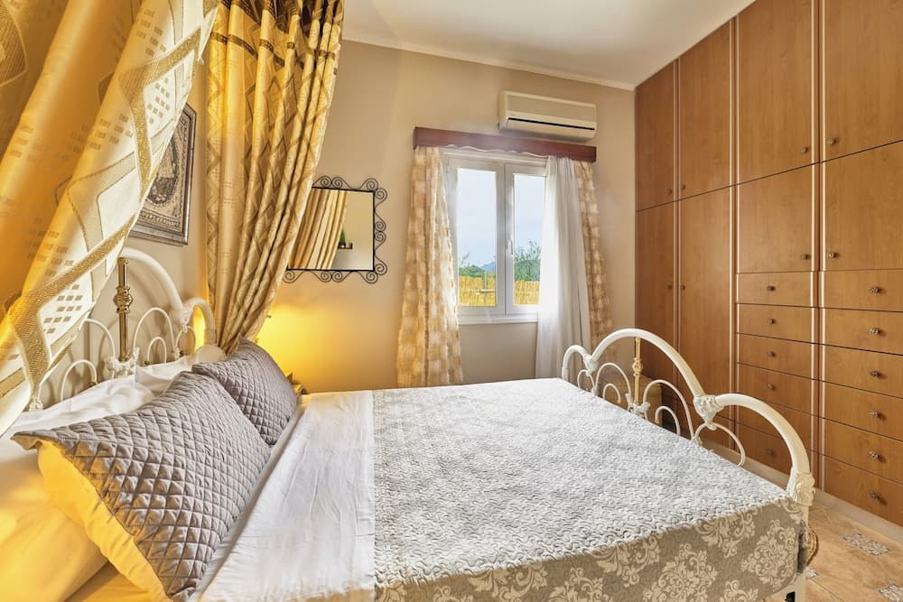 Villa Fisi 1 - Pool, Hot Tub & Mountain View