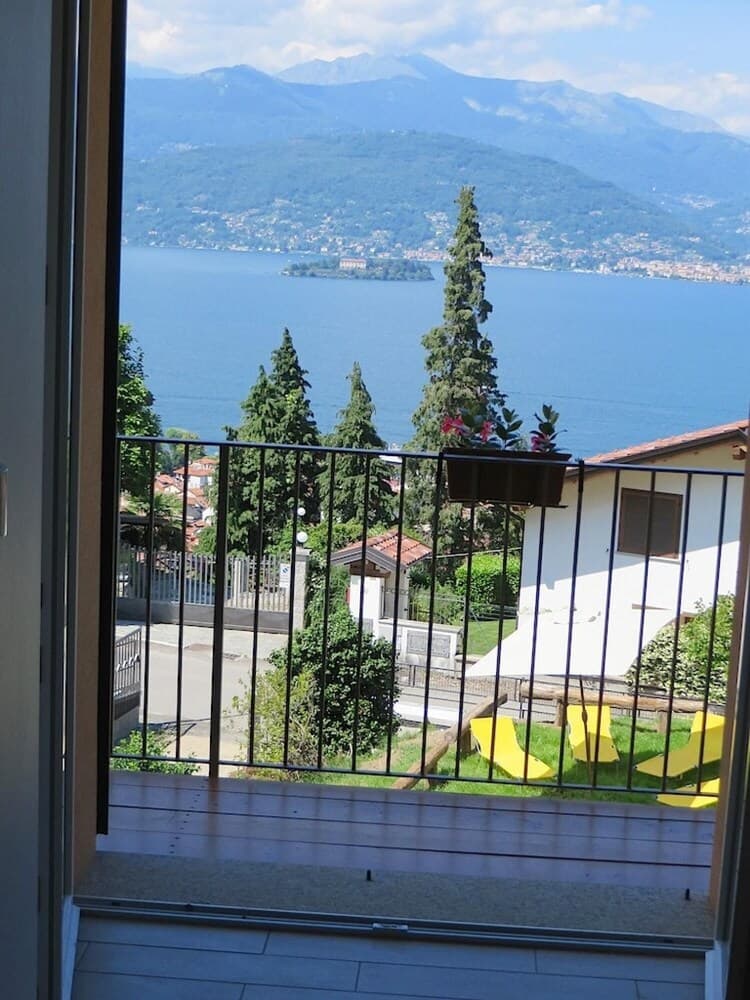 India Apartment With Lake View Over Stresa