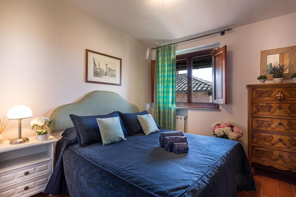 Casa Baino in Lucca With 2 Bedrooms and 1 Bathrooms