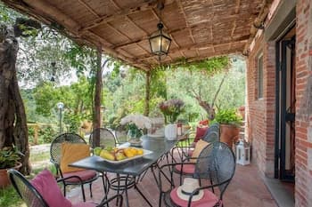 Romantic Farmhouse Villa in Lucca to Sleep 5 Guests With Private Pool and Wi-fi