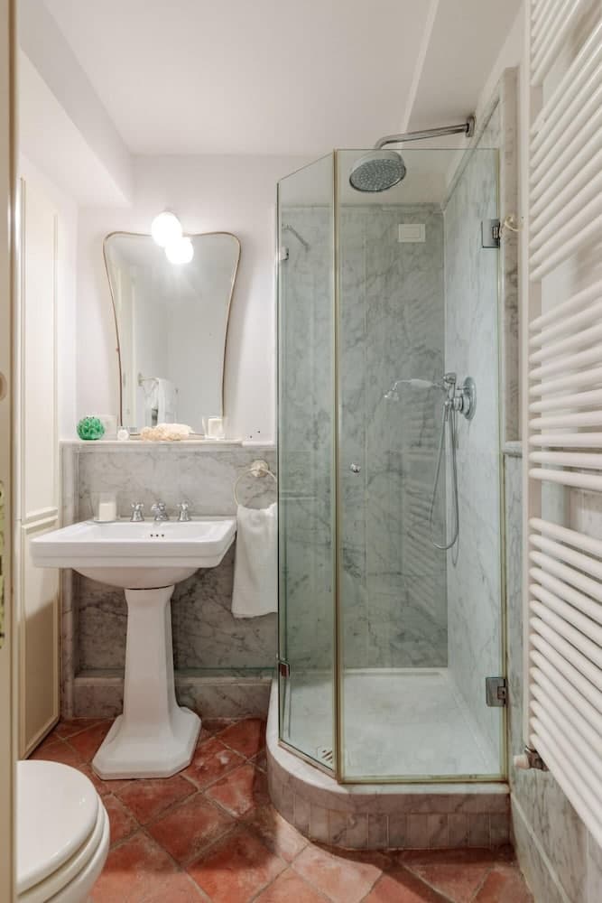 Casa Poggi in Lucca With 5 Bedrooms and 3 Bathrooms