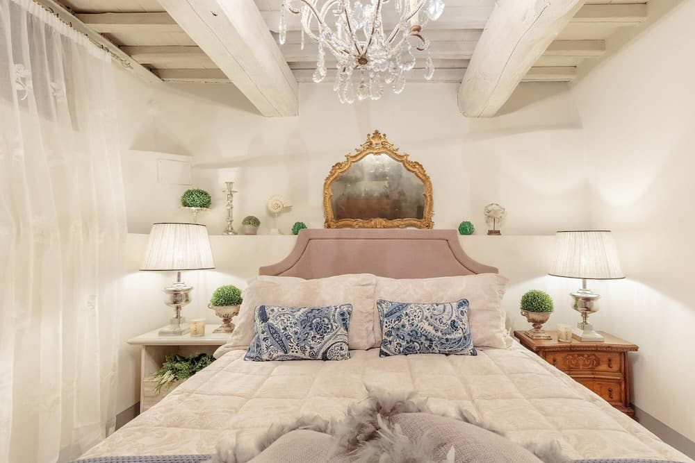 Casa Poggi in Lucca With 5 Bedrooms and 3 Bathrooms