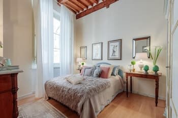 Casa Ugolino State of the Art Central 2 Bedrooms Apartment in Lucca