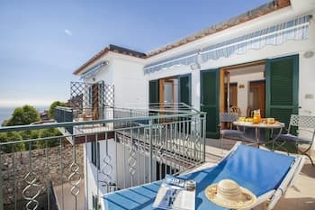 Residenza Rosalia 2 With Sea View Private Terraces and Air Conditioning