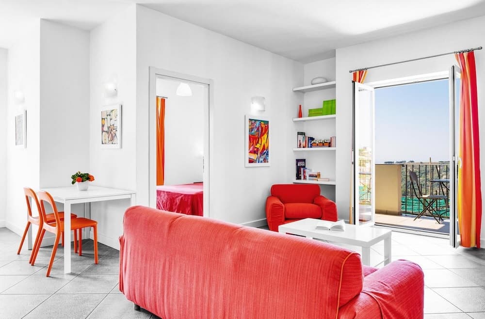 Le Capannelle-boheme Residence Apartment With Pool Parking AC Sea Views