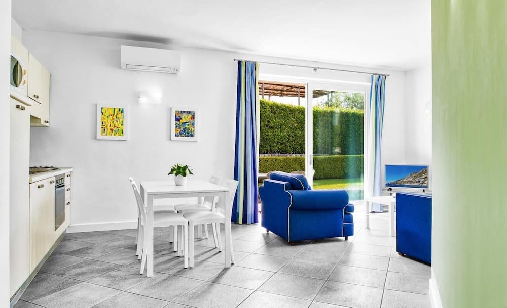 Le Capannelle-tosca Residence Apartment With Pool Parking AC