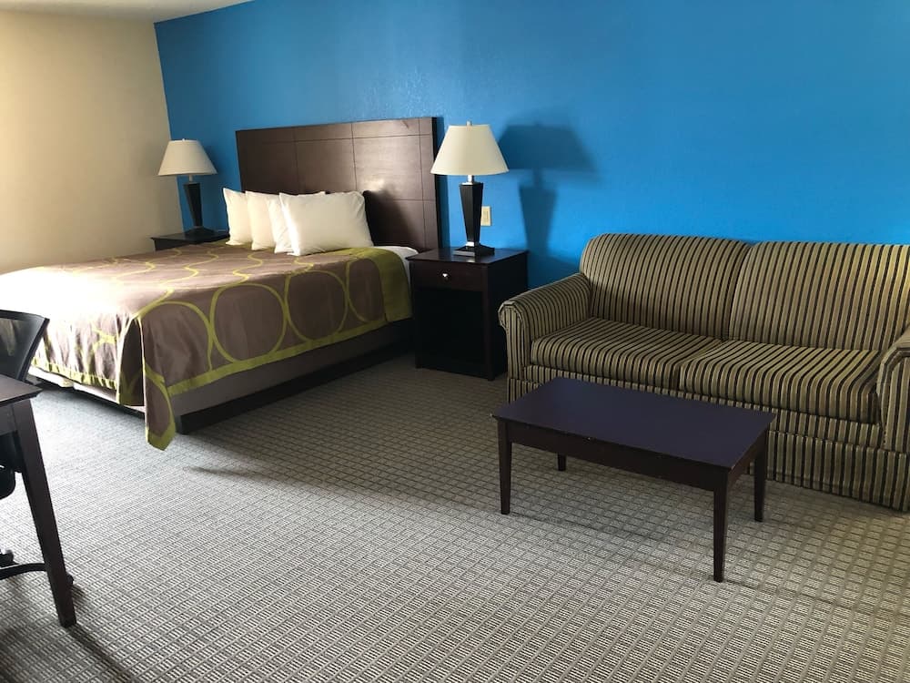 AmeriVu Inn & Suites