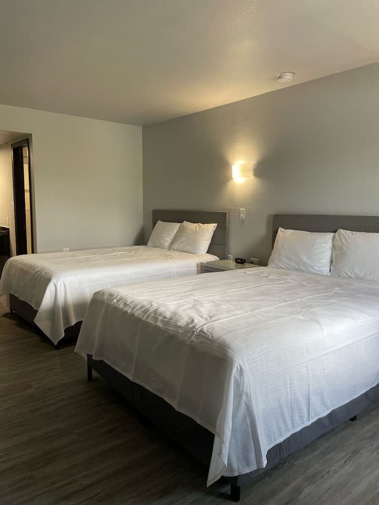 Schmidt's Creek Hotel