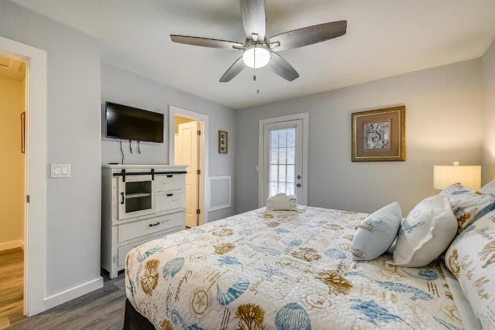 Happy Herron by Book That Condo