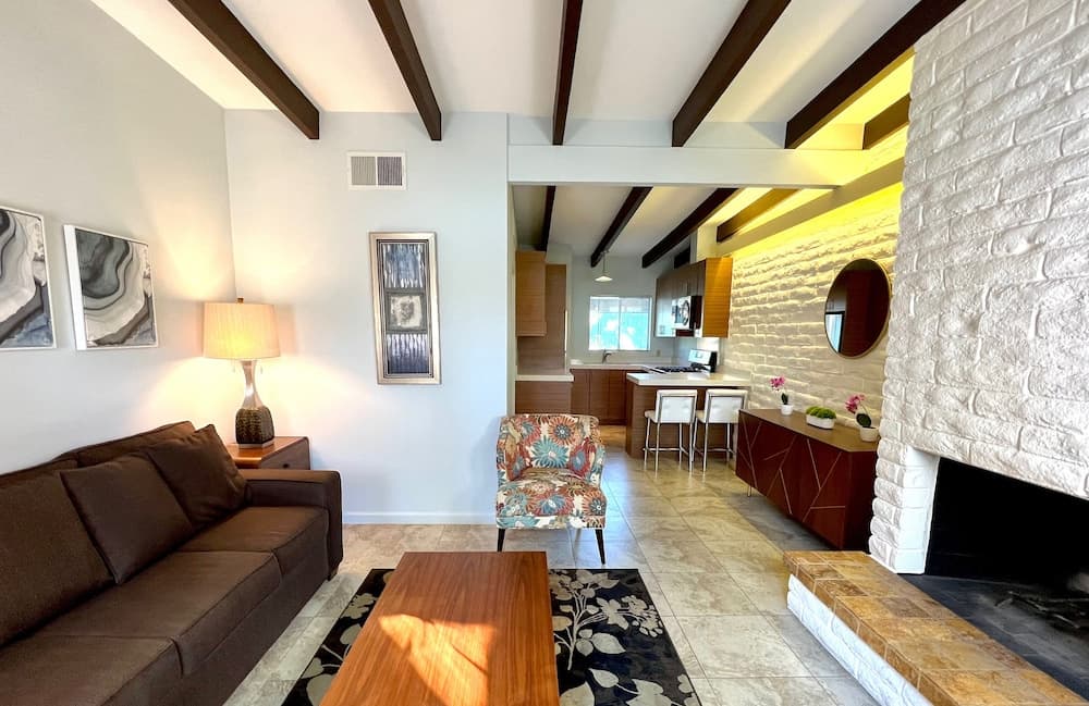 Atrium Palm Springs - Gay Men's Resort