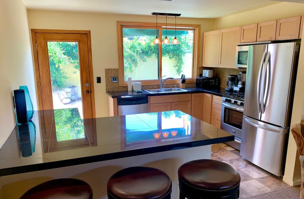 Atrium Palm Springs - Gay Men's Resort