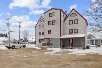 Simple And Cozy Apartment Just Mins To Loon Mountain And Waterville Valley 1 Bedroom Condo by Redawning