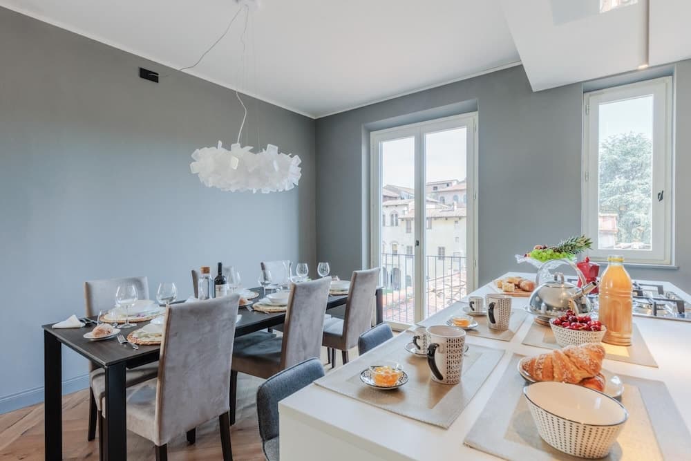 Casa Grey Contemporary Penthouse