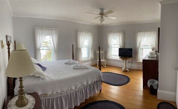 Spinneys Guesthouse & Beach Cottages