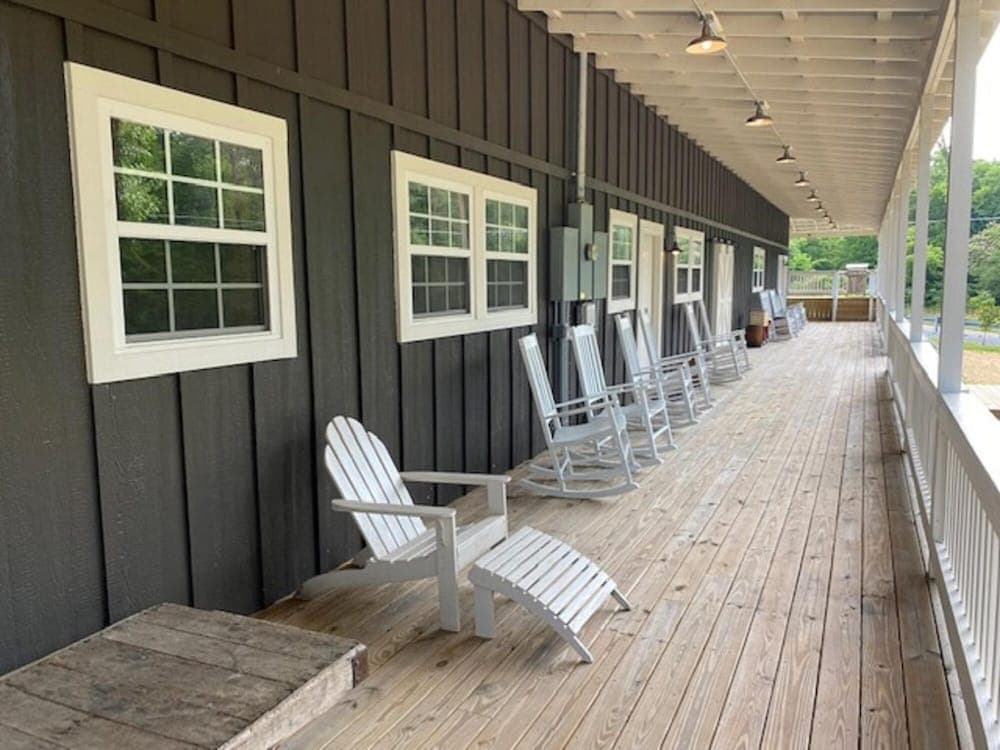 Greeter Falls Lodge Suite 5