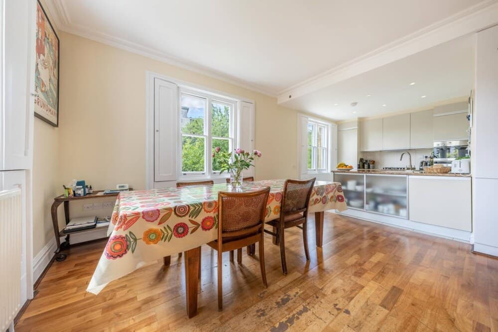 Stunning 3 Bedroom Apartment in Trendy Chalk Farm