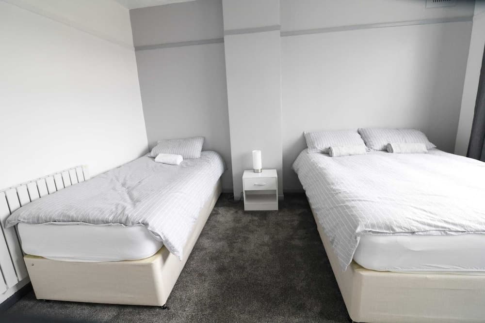 Lovely 4-bed House in Nottingham