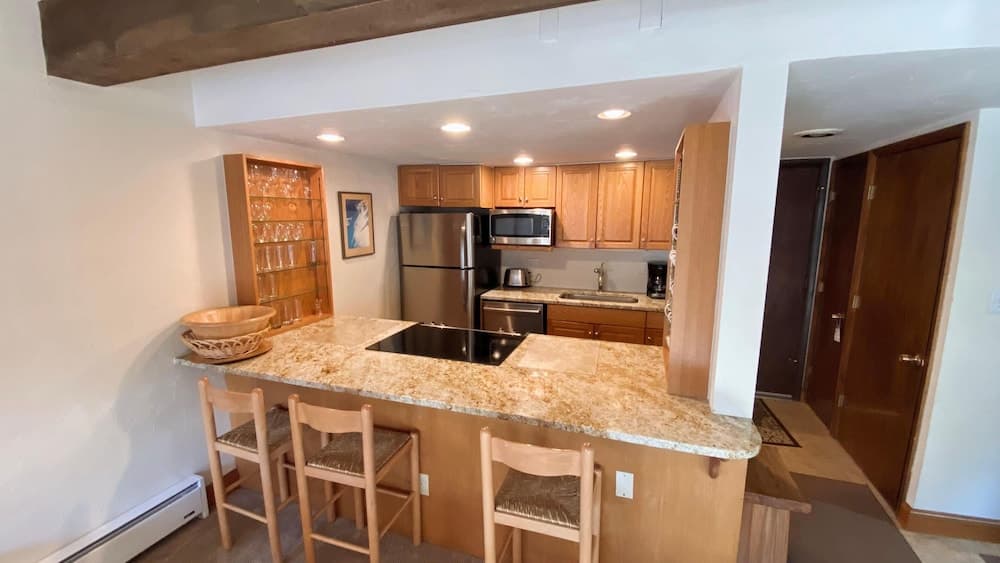 #205 Vail International