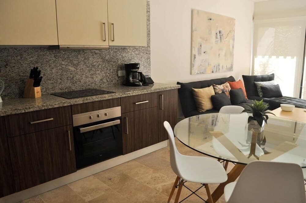 APARTAMENTO LUJOSO PALMARES a mt 5ta Av.