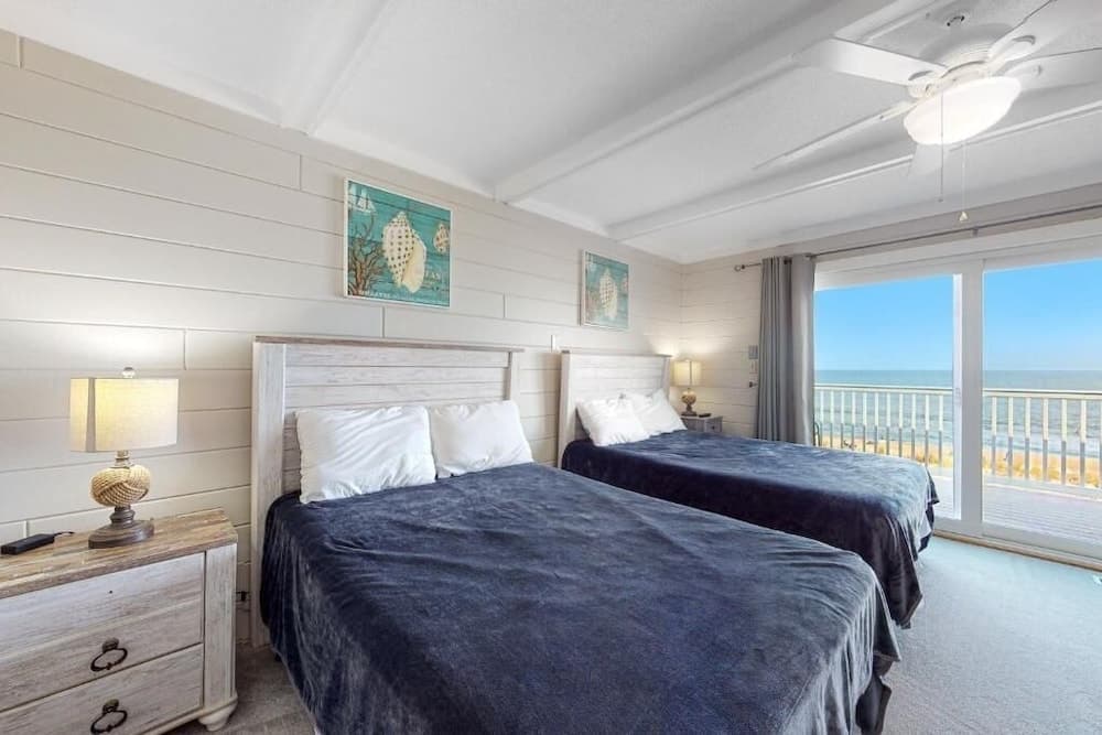 Pilot House 5 4 Bedroom Townhouse by RedAwning