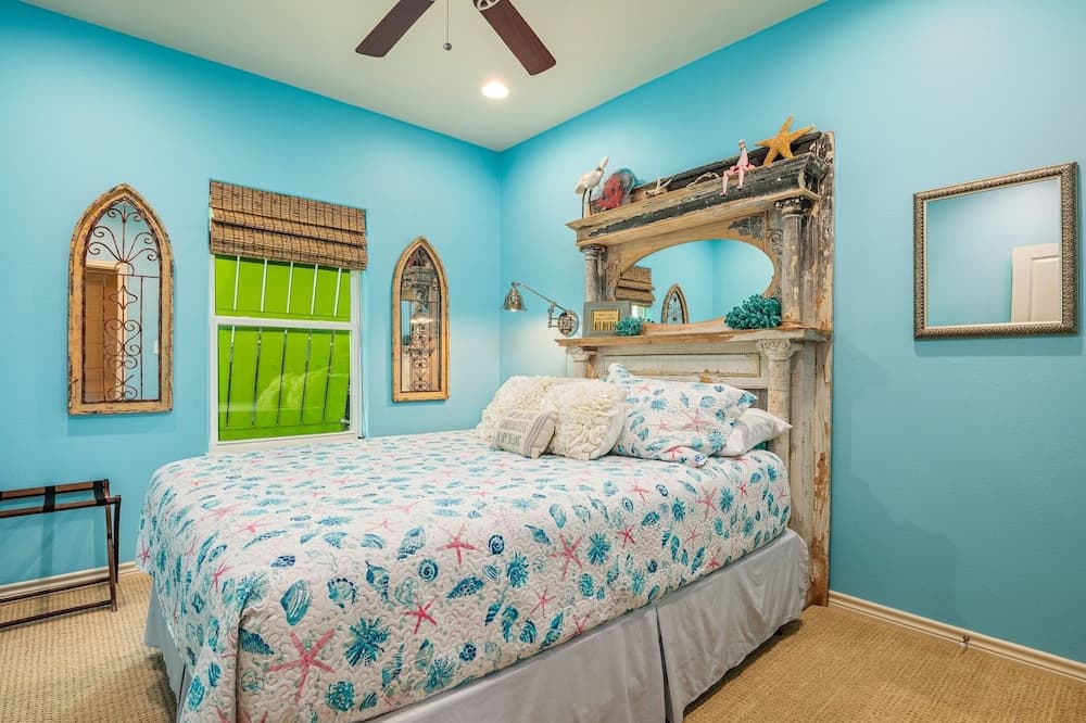 Coastal Chic Cabin 3 Bedroom Home by Redawning