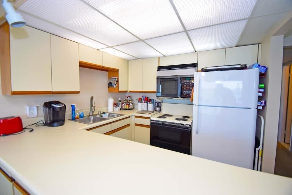 Thunder Island 16a 2 Bedroom Condo by RedAwning