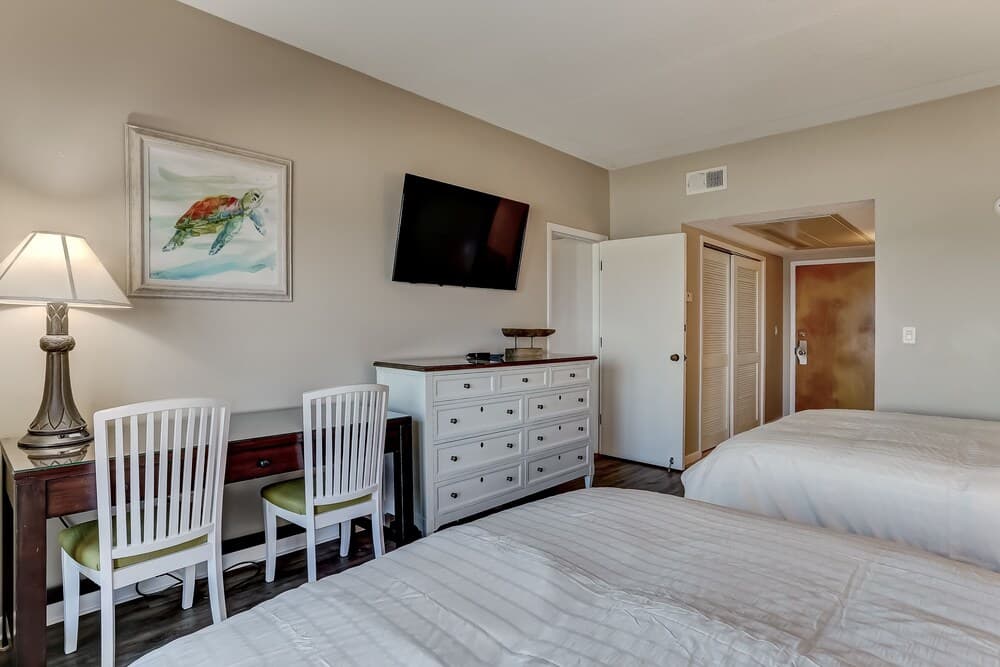 327 Sandcastle 1 Bedroom Condo by Redawning