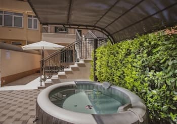 Luxury Modern House, Just 1 min Walk to the Beach