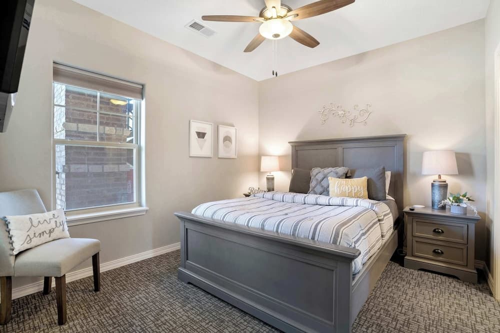 Majestic View Getaway w/ Beautiful Lake Views!