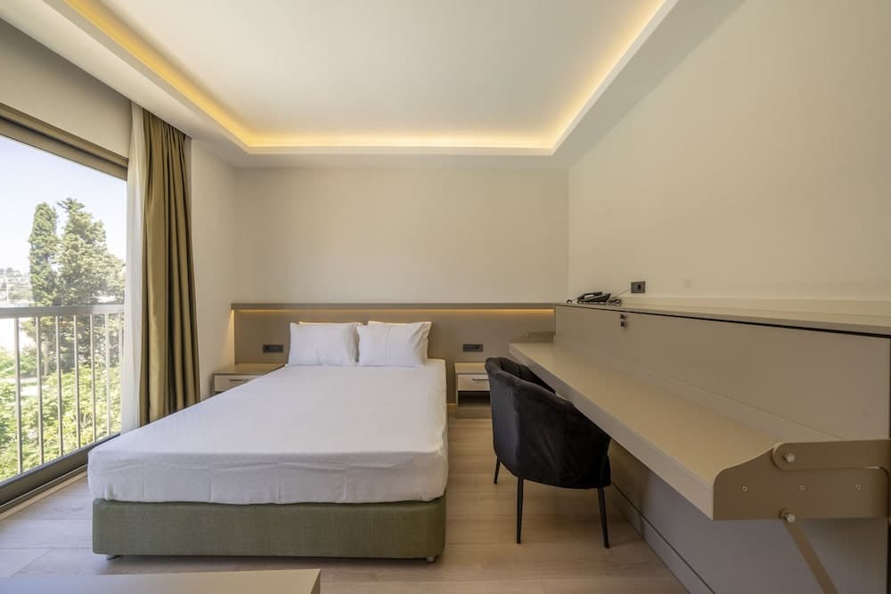 Olive Tree Gündoğan