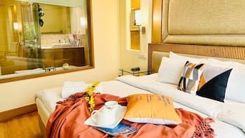 BluO 1BHK - DLF Galleria | BathTub, Balcony, Suite