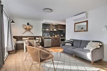 Unique & Sunny Top Floor Old Quebec Gem