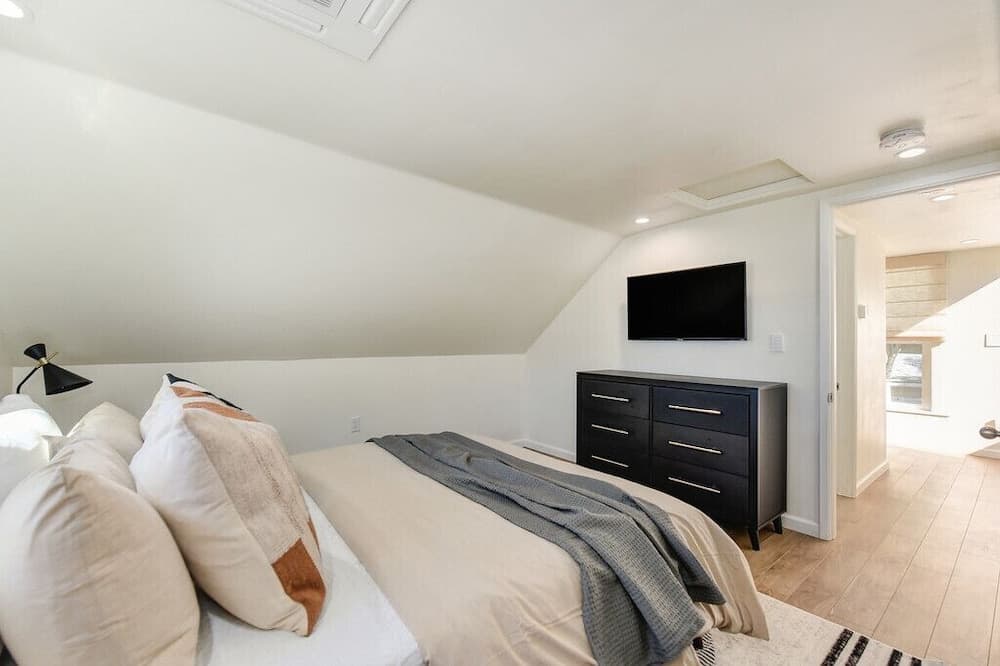 The Grace House Near Downtown Auburn