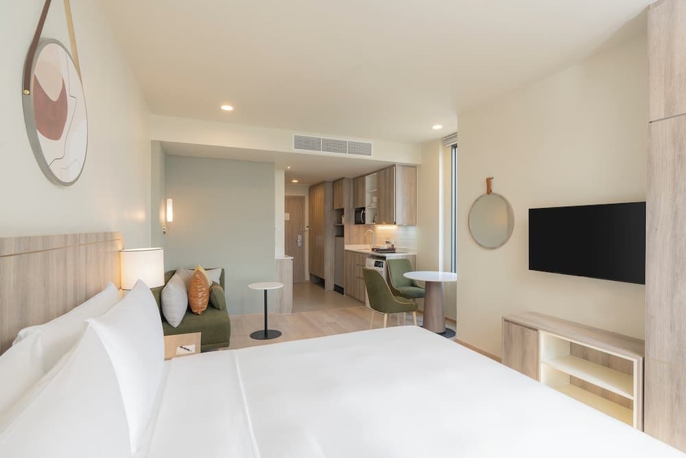 Staybridge Suites Bangkok Sukhumvit by IHG