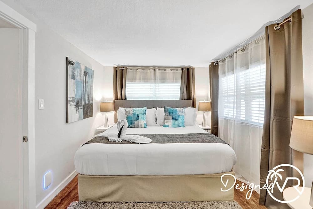 Amazing 4BR with Private Heated Pool