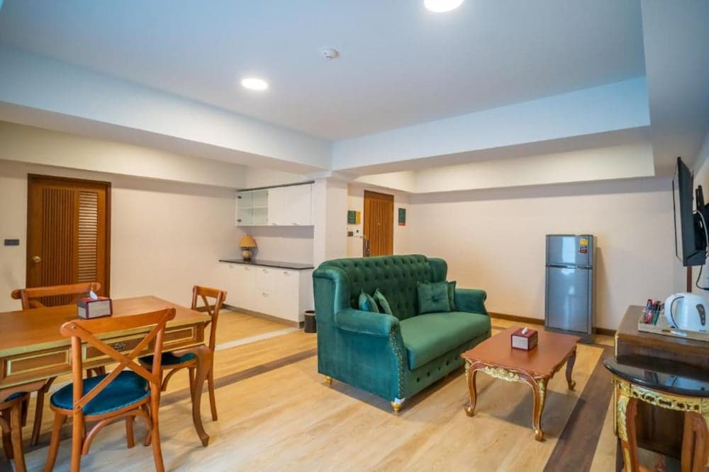 Siri Nakornpink Chiang Mai Hotel (Sha Plus+)