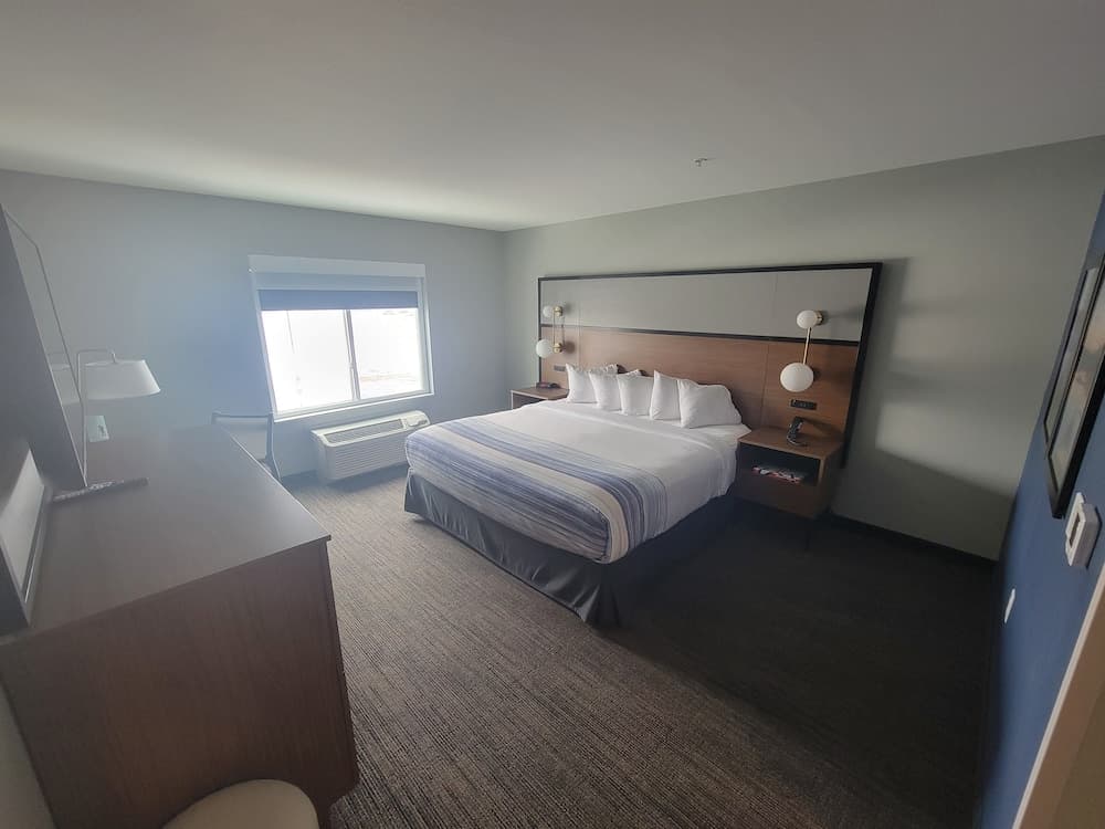 AmericInn by Wyndham International Falls