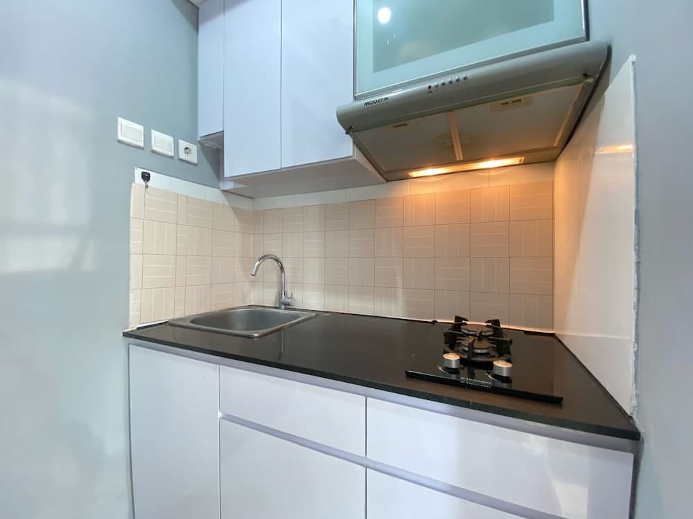 Homey And Cozy 1Br Apartment With Pool View At Gateway Pasteur