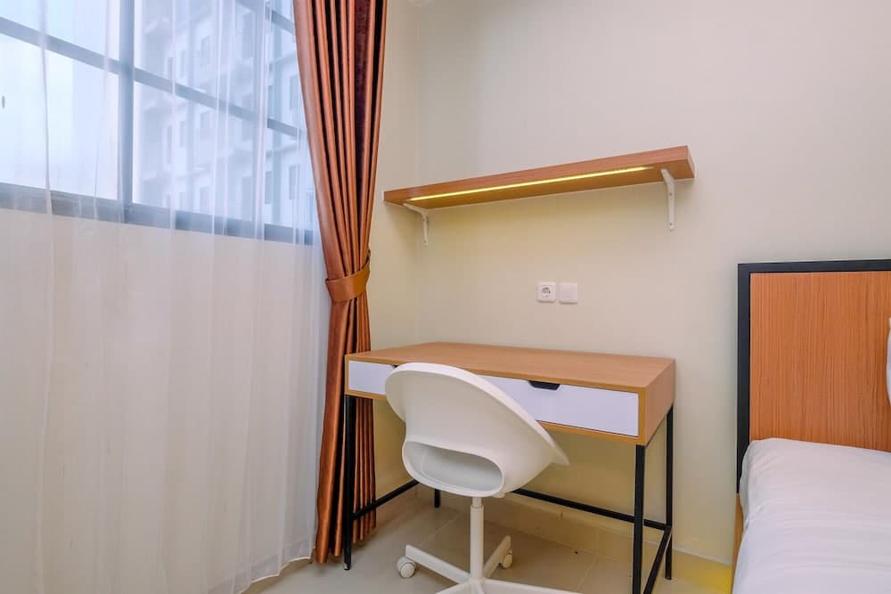 Cozy And Simply Studio At Evenciio Margonda Apartment