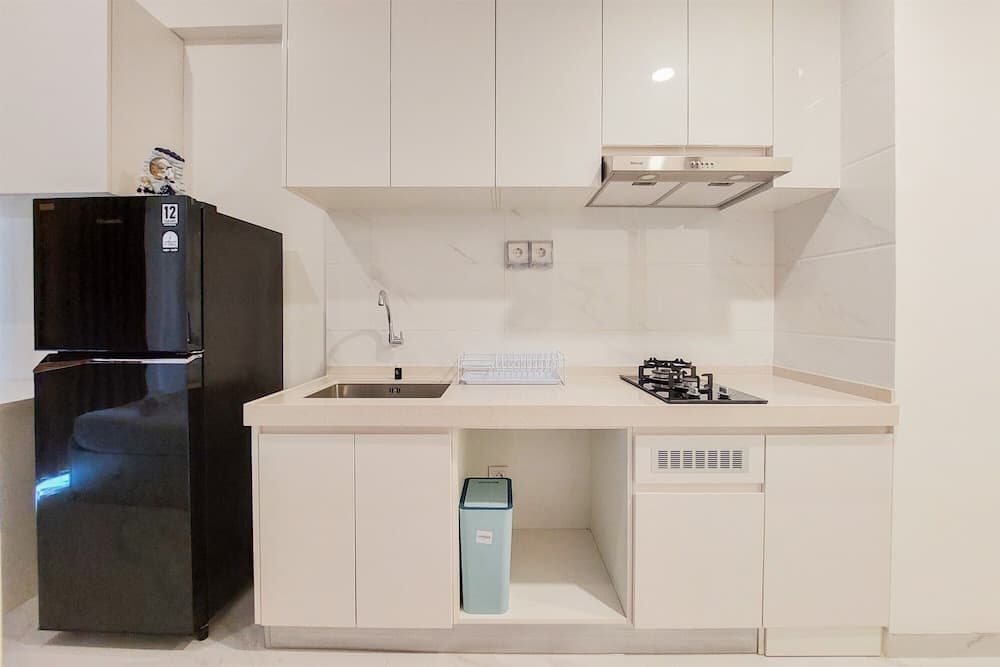 Cozy Living Studio Room At Sky House Bsd Apartment