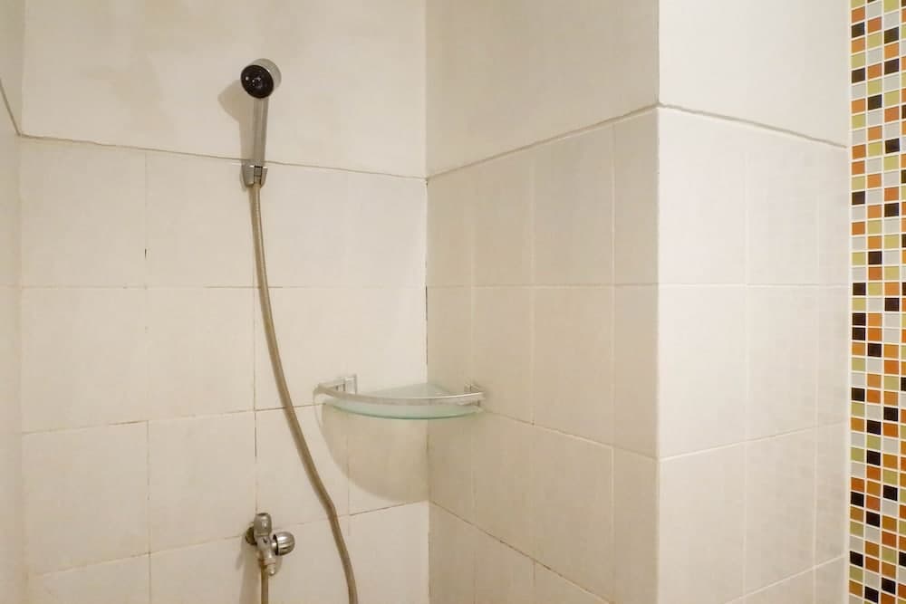 Calm And Relaxing Studio At Puri Mas Apartment