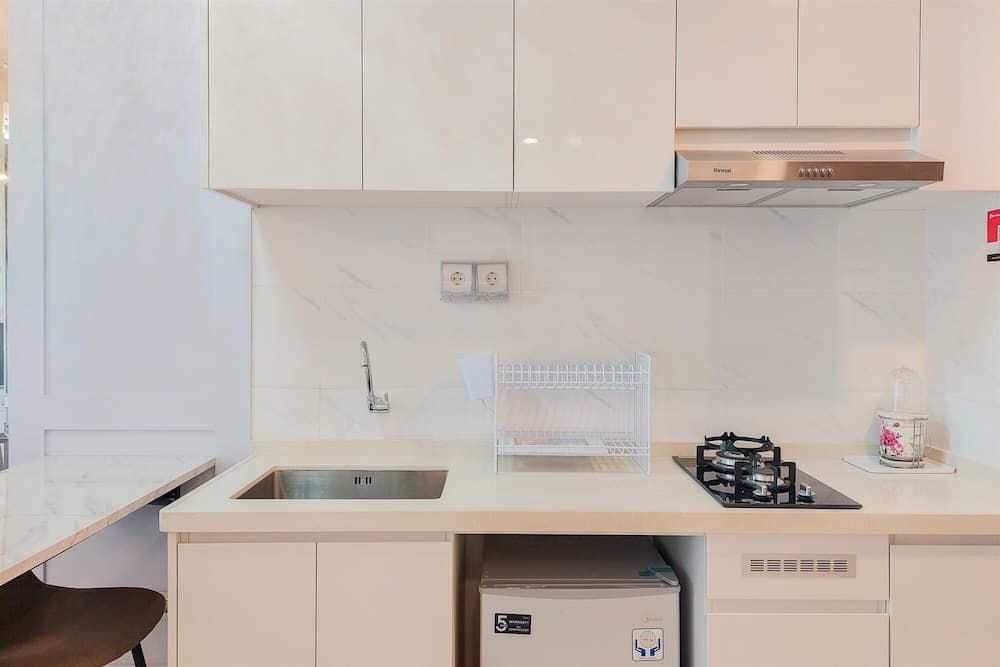 Restful And Comfy 2Br At Sky House Bsd Apartment By Tarvelio