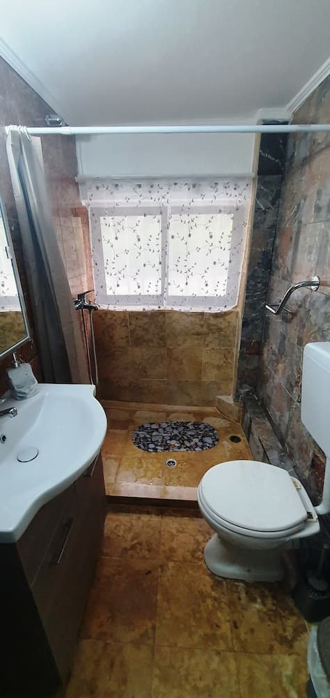 VACATION STUDIO OROPOS