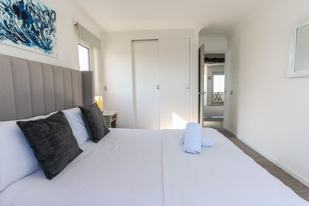 Tides - Beach Front Apartment in Bracklesham Bay