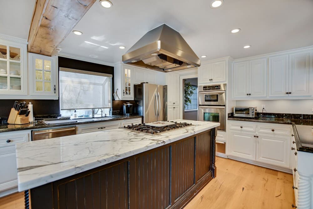 13 - Alpine Luxury Retreat 5 Bedroom Home by Redawning