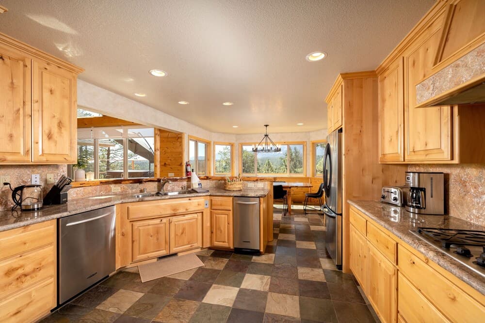 27 - Castle Rock Retreat 3 Bedroom Home by Redawning