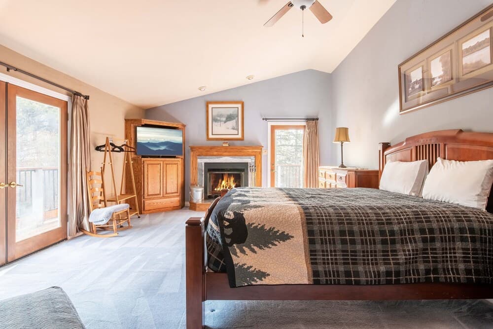 35 - Corky Bear 5 Bedroom Home by Redawning