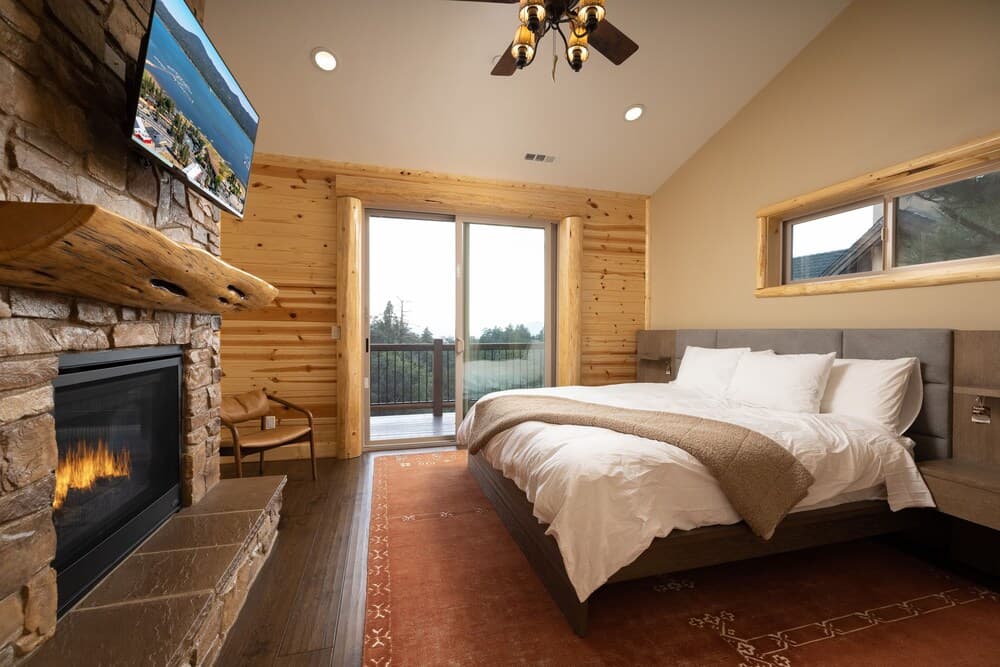 20 - Starlight Chalet 5 Bedroom Home by Redawning