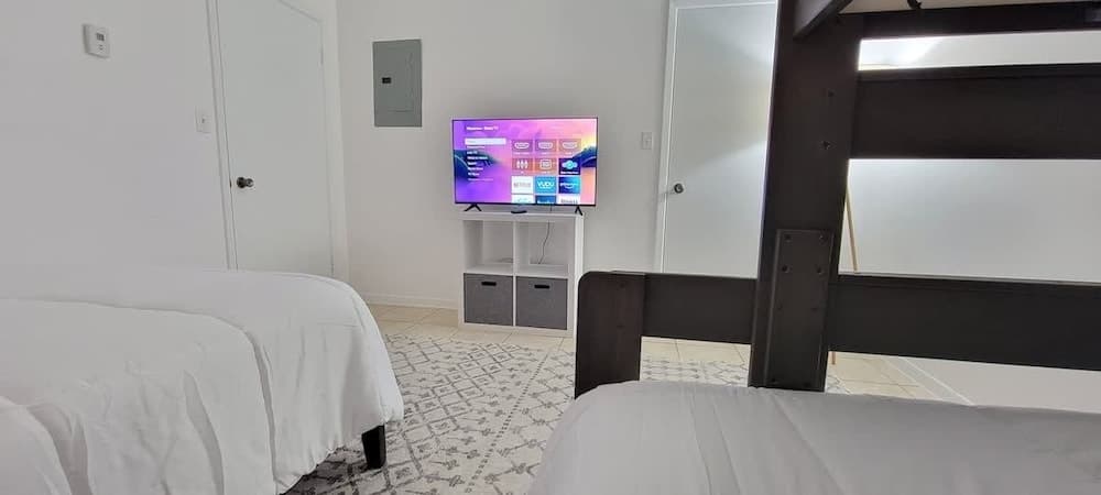 Tiki 1 Bedroom Home by RedAwning